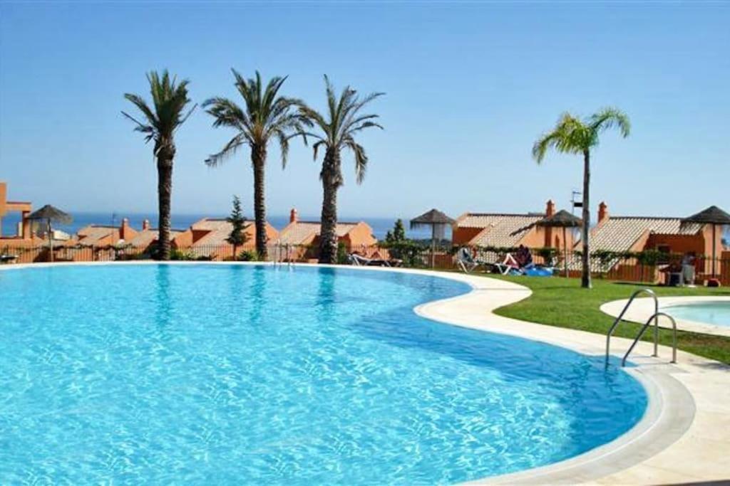 Lovely 2 Bedroom Apt Near Golf Los Lagos Elviria Marbella Dış mekan fotoğraf