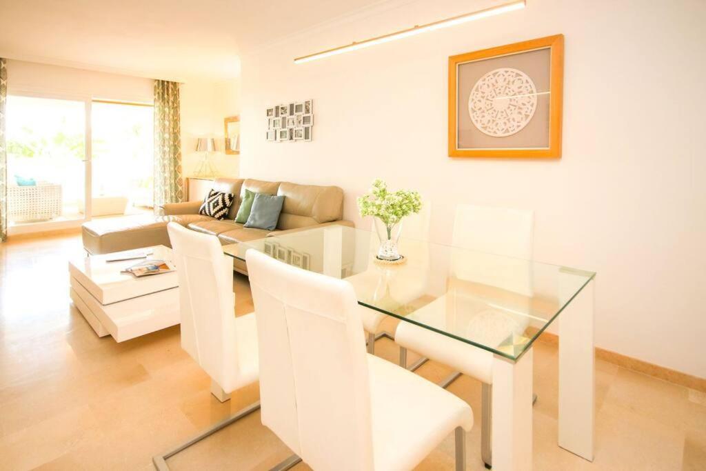 Lovely 2 Bedroom Apt Near Golf Los Lagos Elviria Marbella Dış mekan fotoğraf